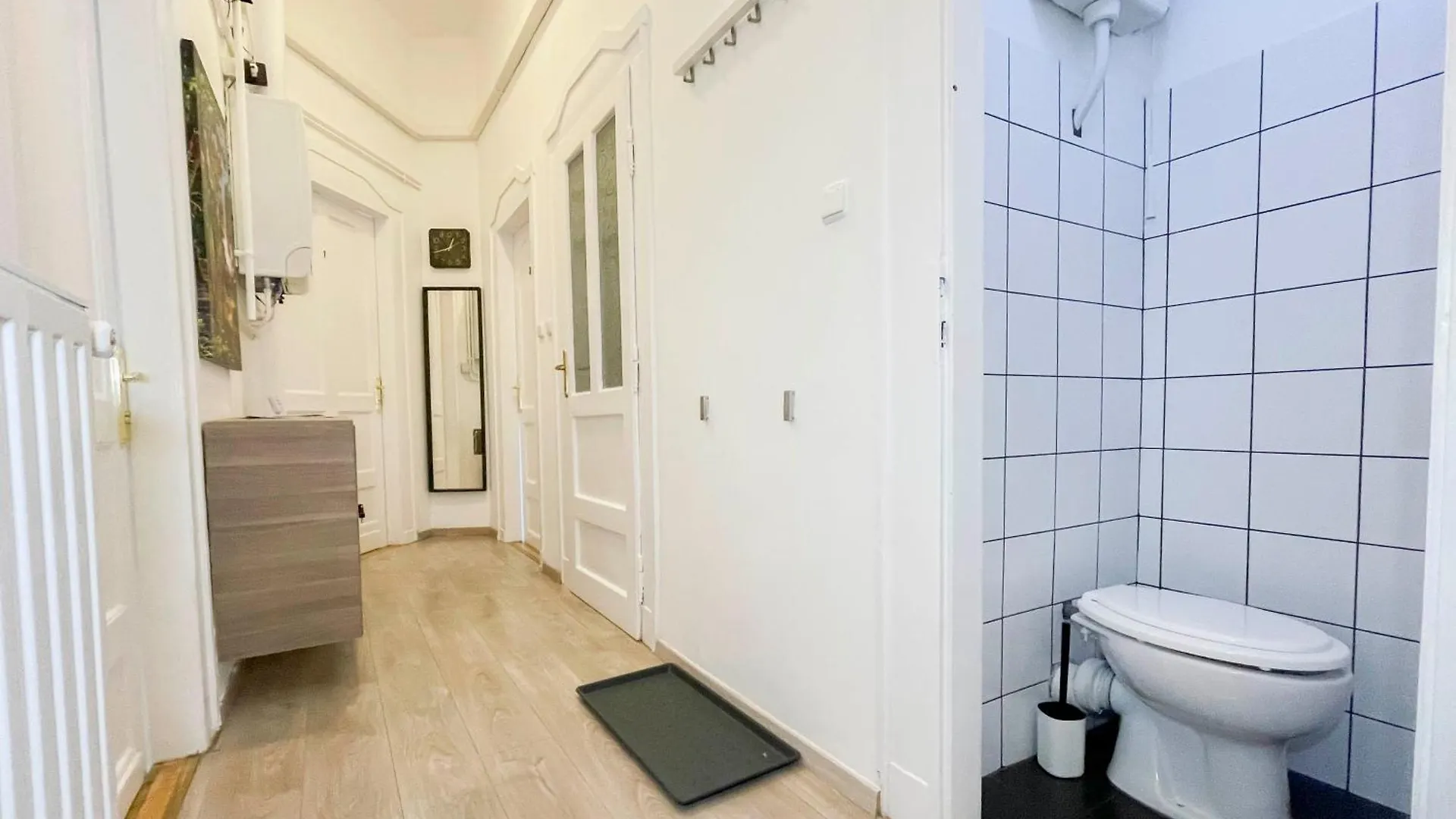 W25 Spacious 3Br Free Parking Budapeszt 0*,  Węgry
